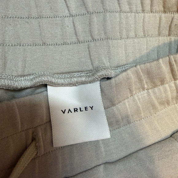 3 Pairs of Varley Shorts - Picture 9 of 10